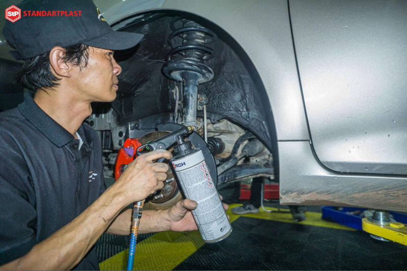 Giá cách âm StP mới nhất 2025 18 Xịt phủ gầm và cách âm hốc bánh ngoài cho xe