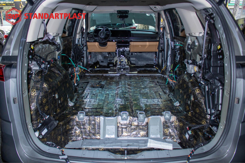 Dán cách âm StP toàn diện cho chiếc Kia Carnival