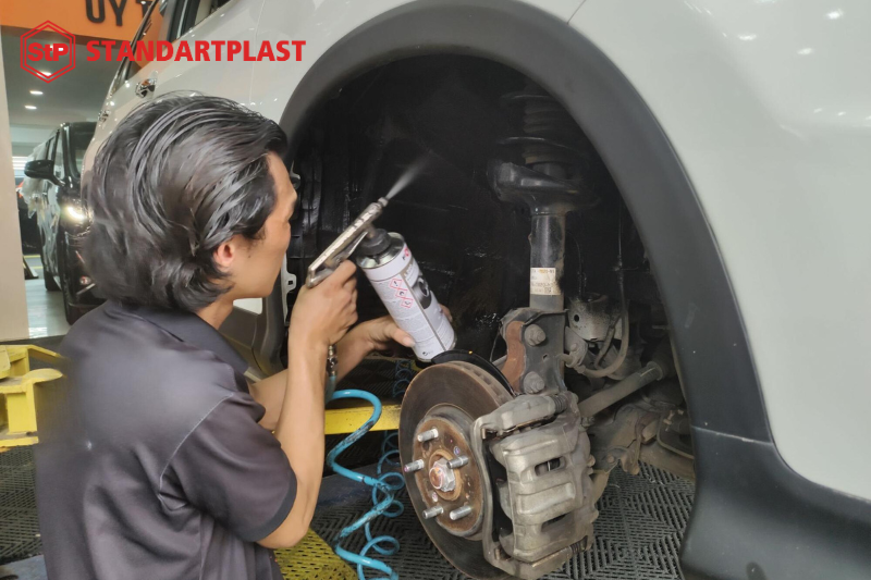 Sử dụng xịt phủ gầm nhằm tăng hiệu quả cách âm