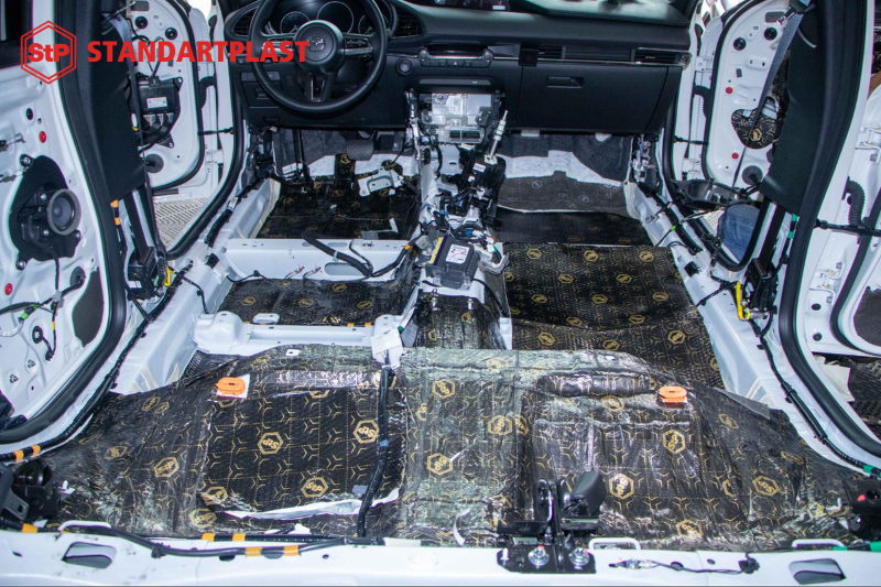 Việc cách âm xe ô tô có thể làm giảm 50 đến 60% các tiếng ồn từ bên ngoài