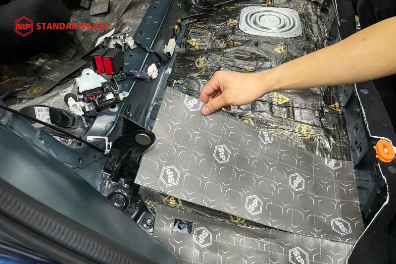 Tiêu âm StP Splen - Tăng cường khả năng cách âm trên xe hơi 2 Vật liệu tiêu âm có khả năng hấp thụ và phân tán các nguồn âm thanh khác nhau