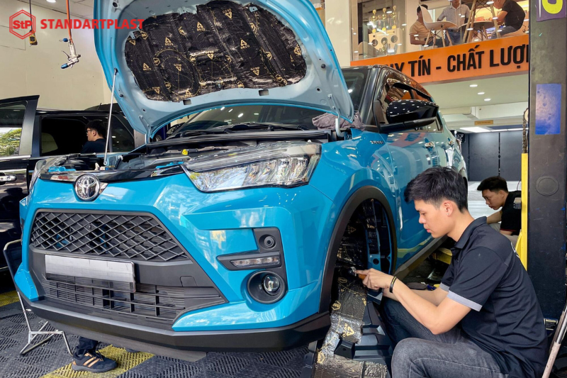 Cách âm StP xe ô tô tại An Giang - Tăng cường sự yên tĩnh 15 Kỹ thuật viên thi công dán cách âm StP xe ô tô tại An Giang