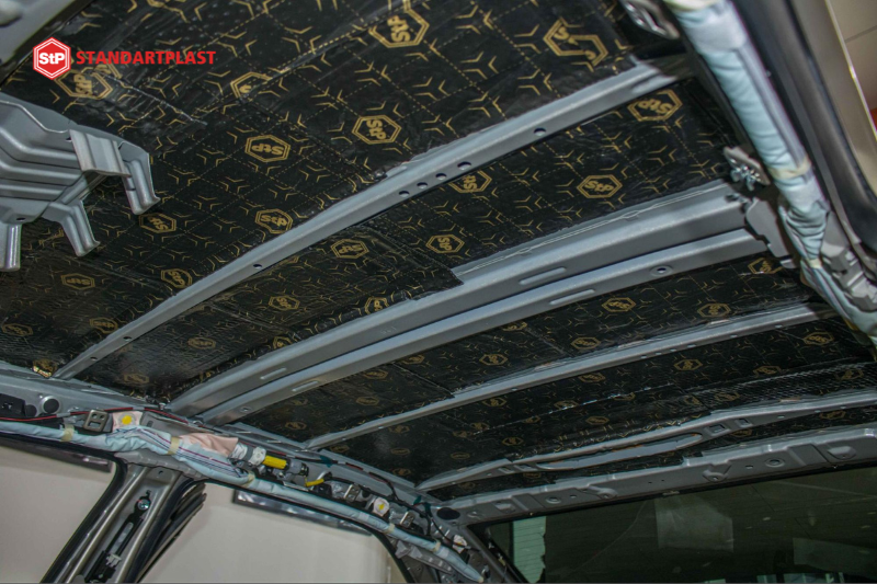 Cách âm StP xe ô tô tại Tây Ninh - Chống ồn hiệu quả 8 Dán cách âm Stp tại vị trí trần xe
