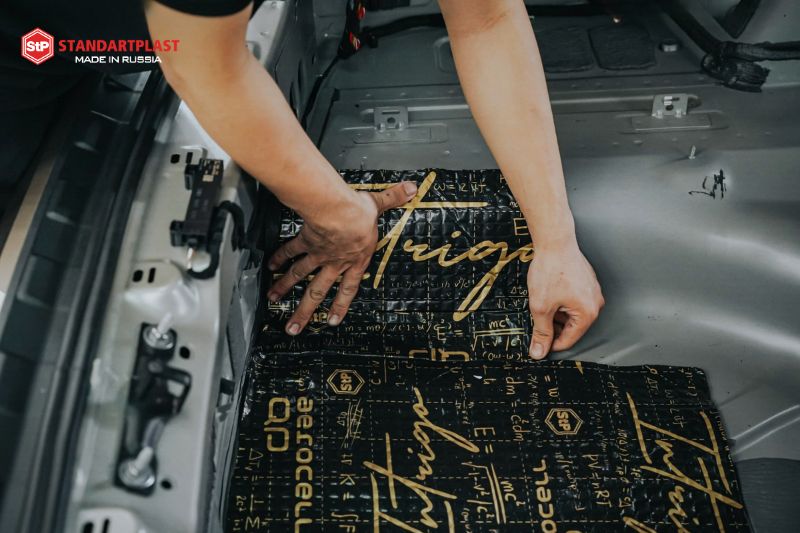 Cách âm StP xe ô tô tại Trà Vinh - Bảng giá kinh nghiệm 2025 15 Thi công cách âm StP xe ô tô tại Trà Vinh cần có sự tỉ mỉ